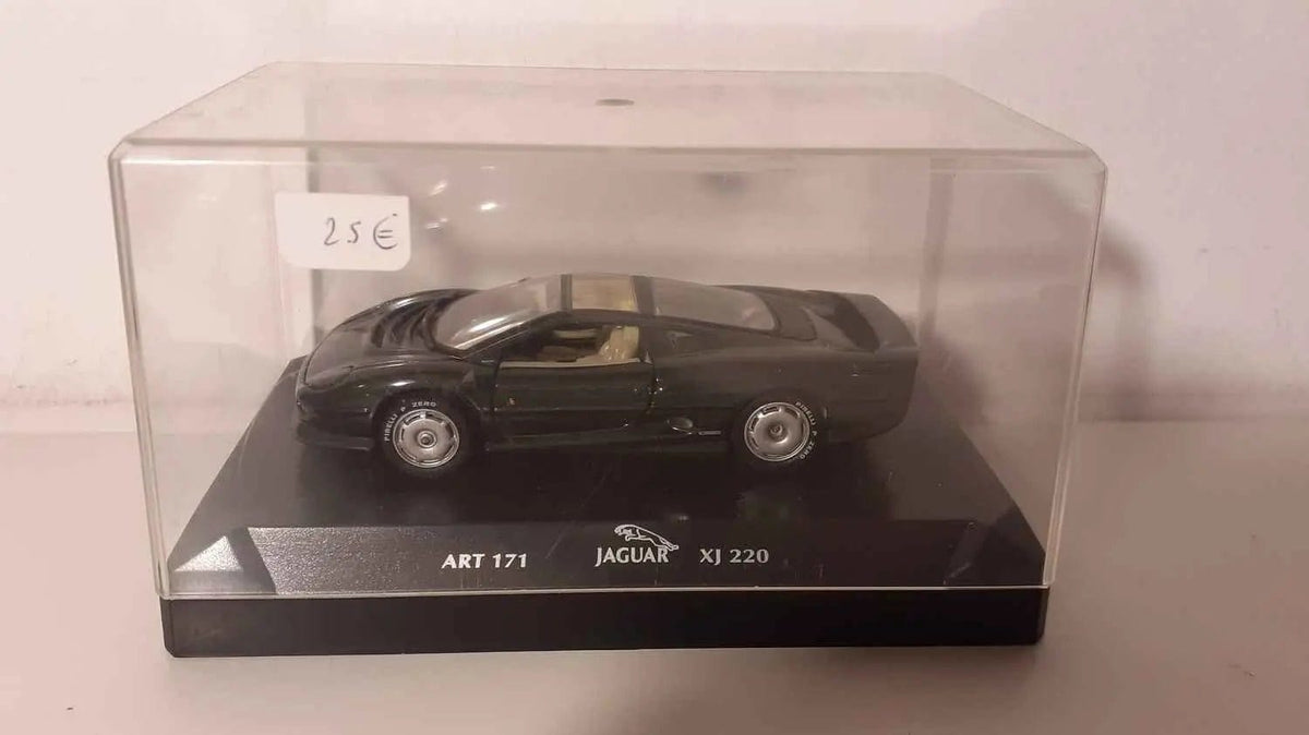 Jaguar XJ 220 verte foncée (Détailcars collection) Bernard Miniatures