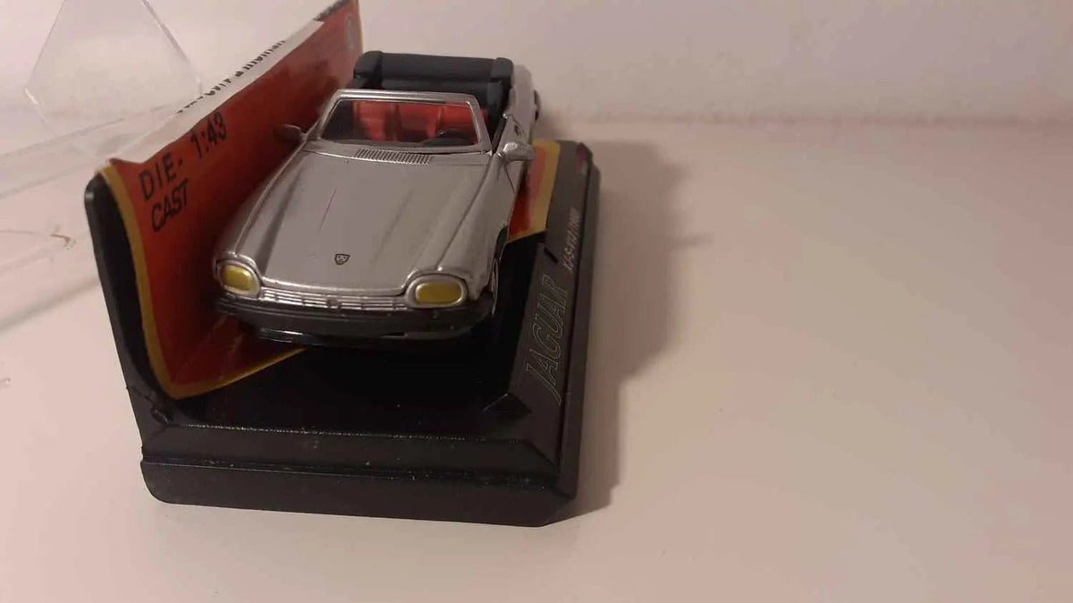 Jaguar XJ-S-V12 grise de 1988 (boite plexi) Bernard Miniatures