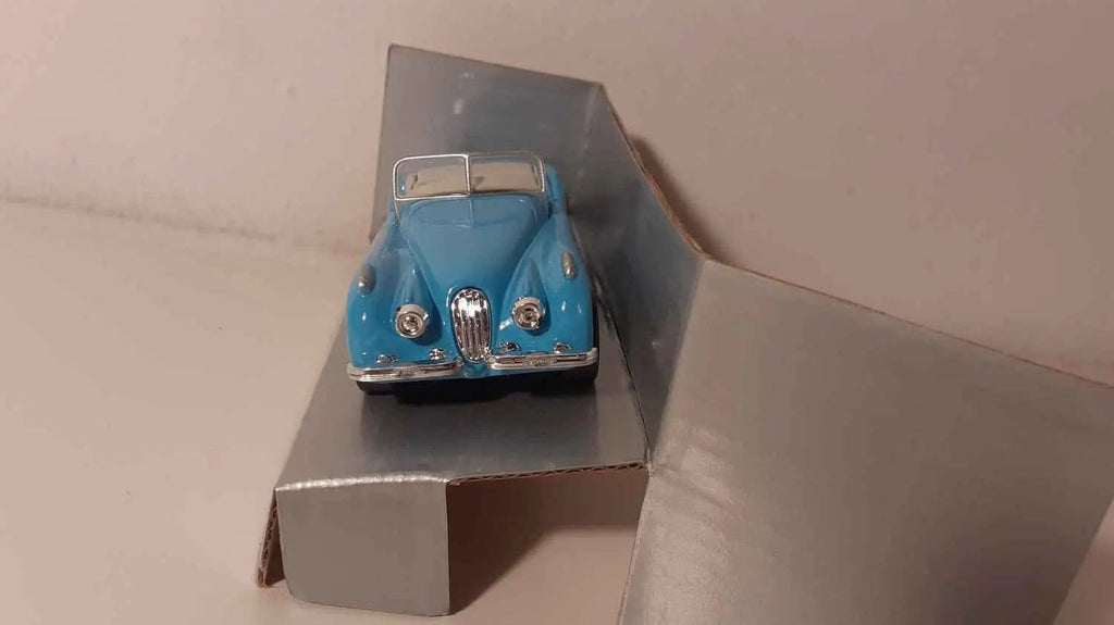 Jaguar XK-120 Roadster bleue Bernard Miniatures