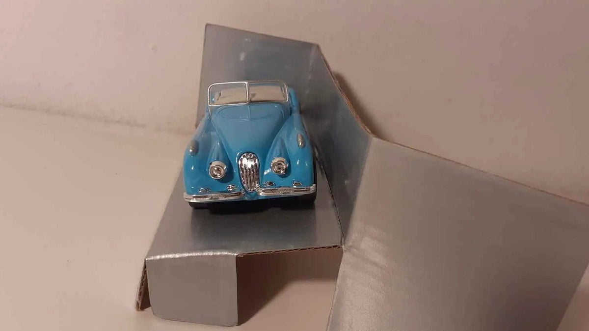Jaguar XK-120 Roadster bleue Bernard Miniatures