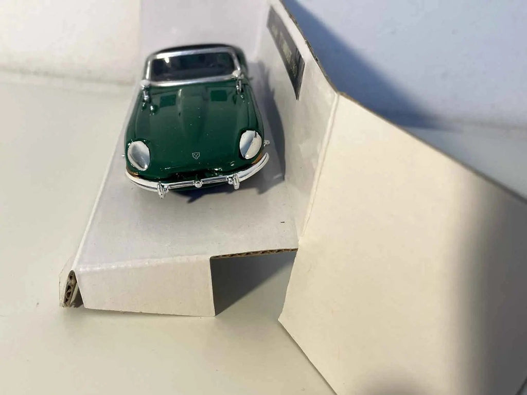 Jaguar type E cabriolet verte de 1961 Bernard Miniatures