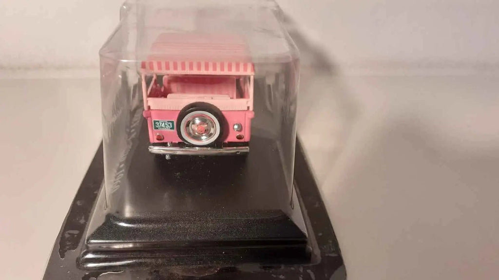 Jeep Surrey rose de 1960 Bernard Miniatures