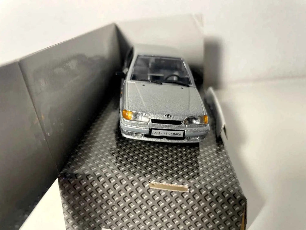 Lada Vaz 2115 grise Bernard Miniatures