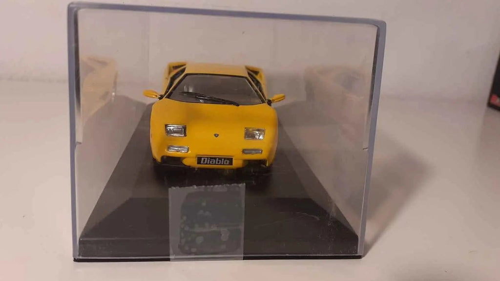 Lamborghini Diablo jaune (avec rétro recollé) Bernard Miniatures
