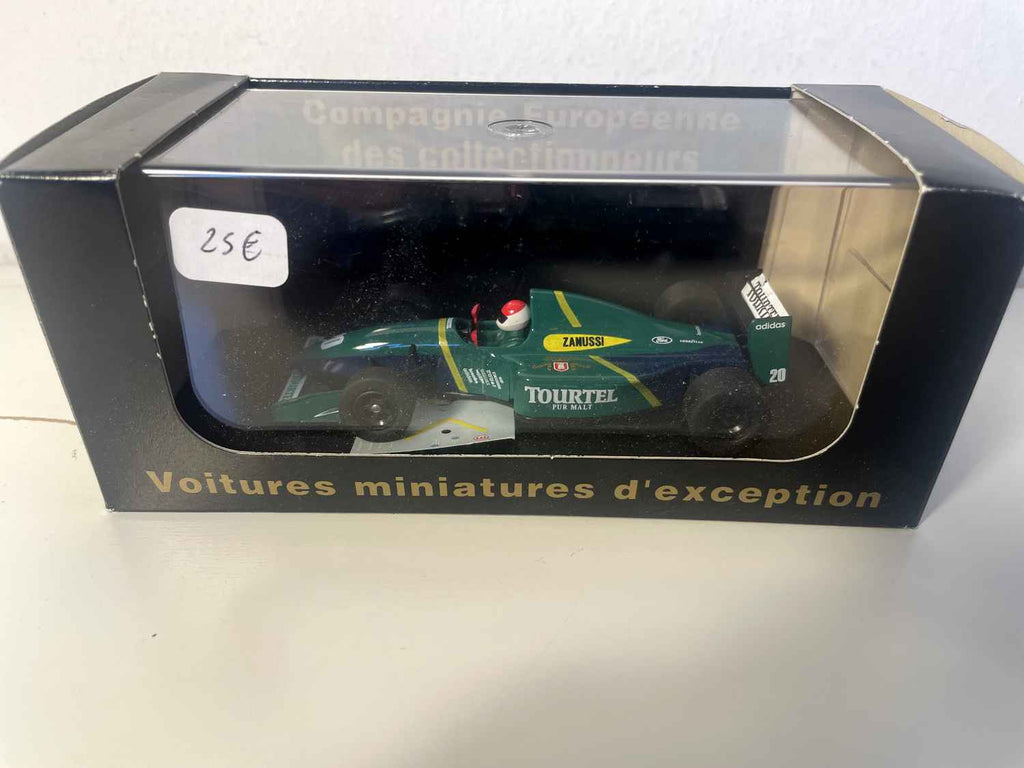 Larousse verte numéro 20 (Formule 1) - collection "voitures miniatures d'exeption" Bernard Miniatures