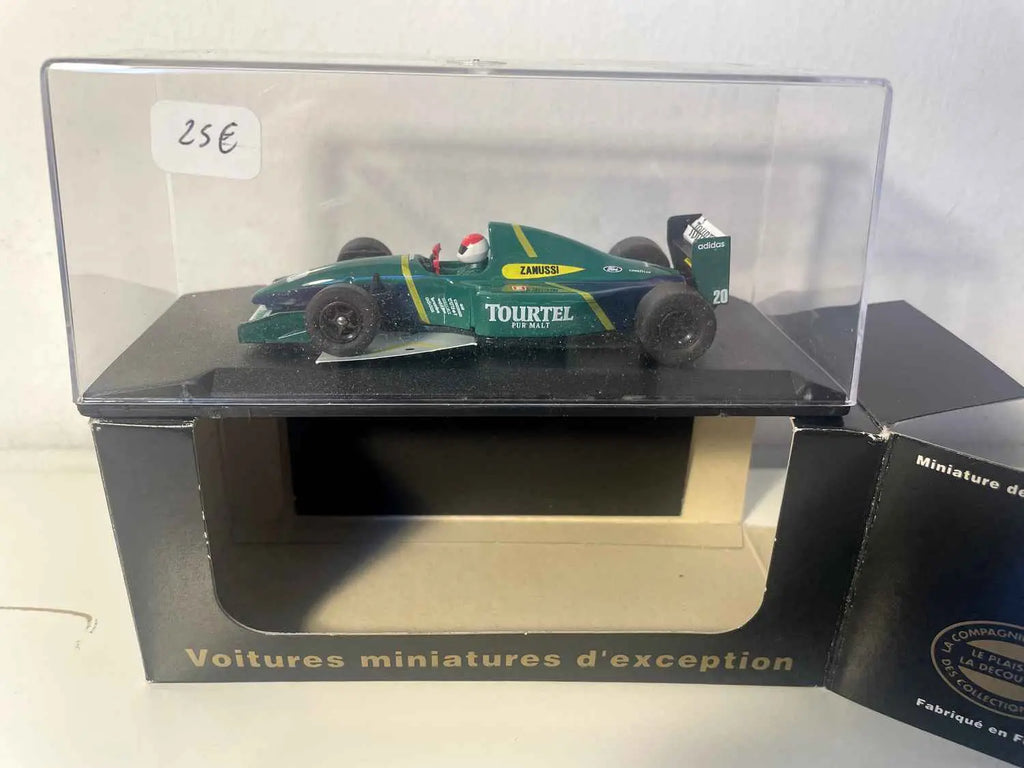 Larousse verte numéro 20 (Formule 1) - collection "voitures miniatures d'exeption" Bernard Miniatures