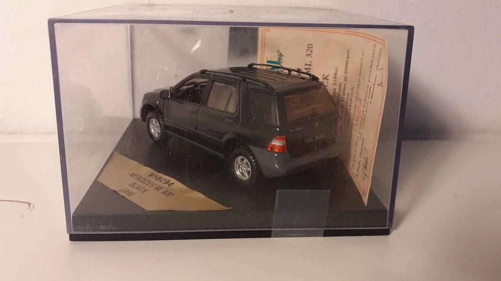 Mercedes ML 320 noire de 1998 Bernard Miniatures
