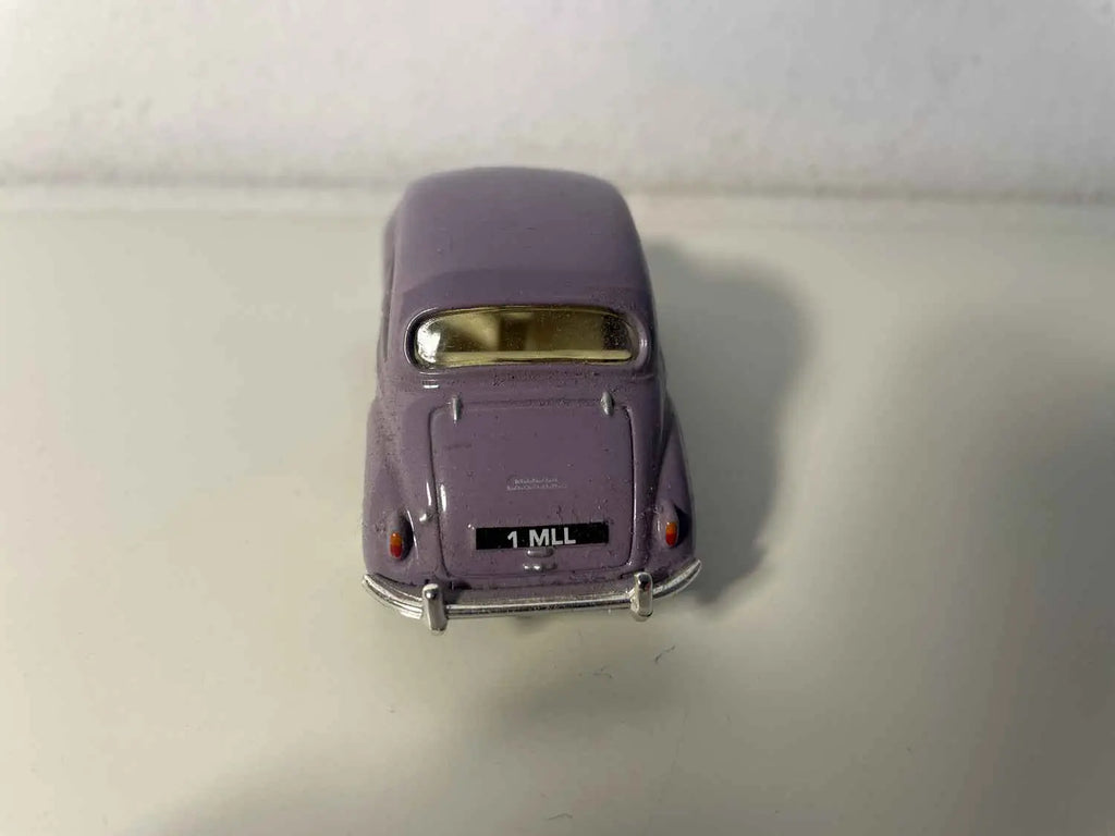 Morris Minor 1000 violette (collection Vanguards) Bernard Miniatures
