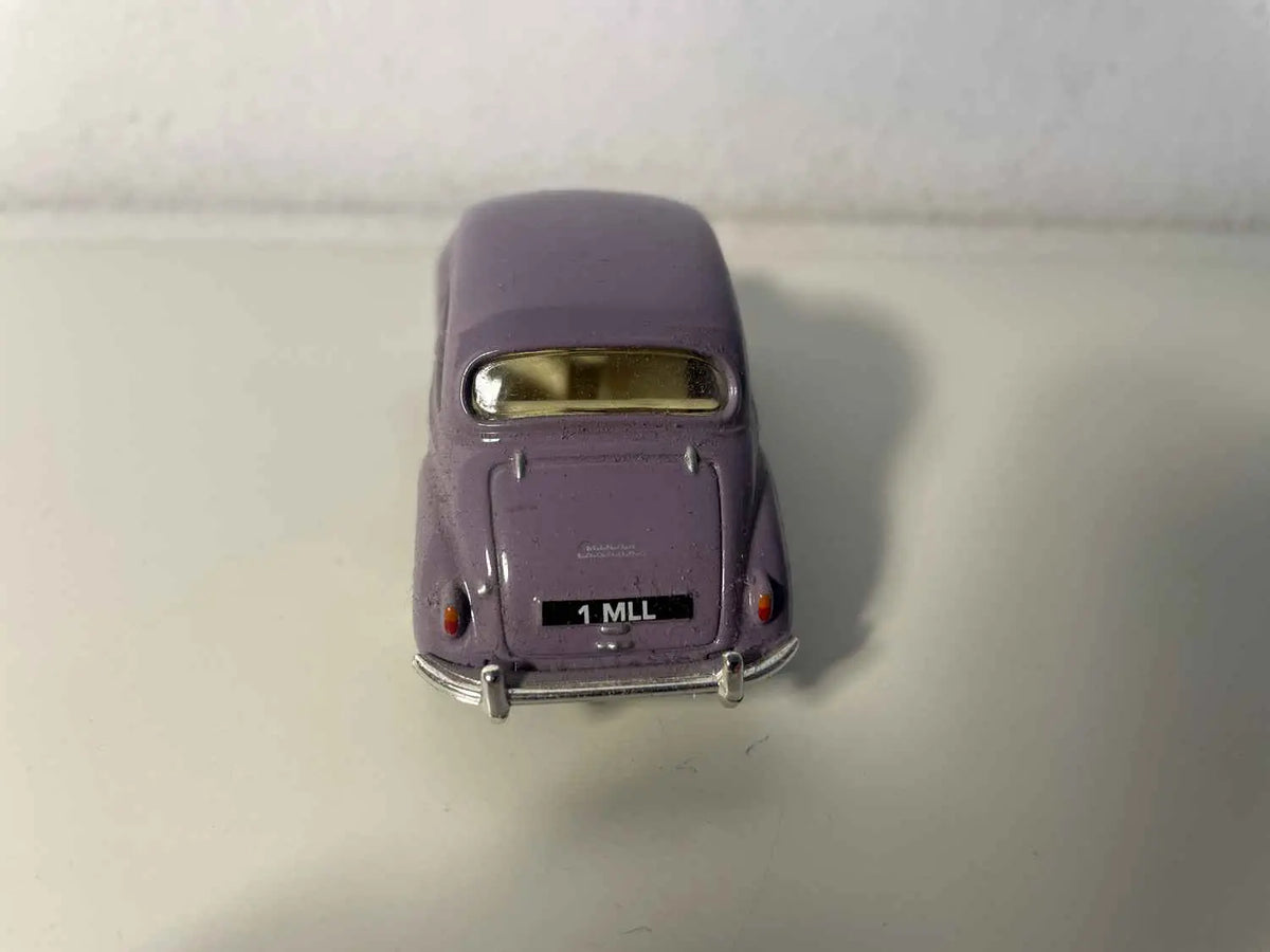 Morris Minor 1000 violette (collection Vanguards) Bernard Miniatures