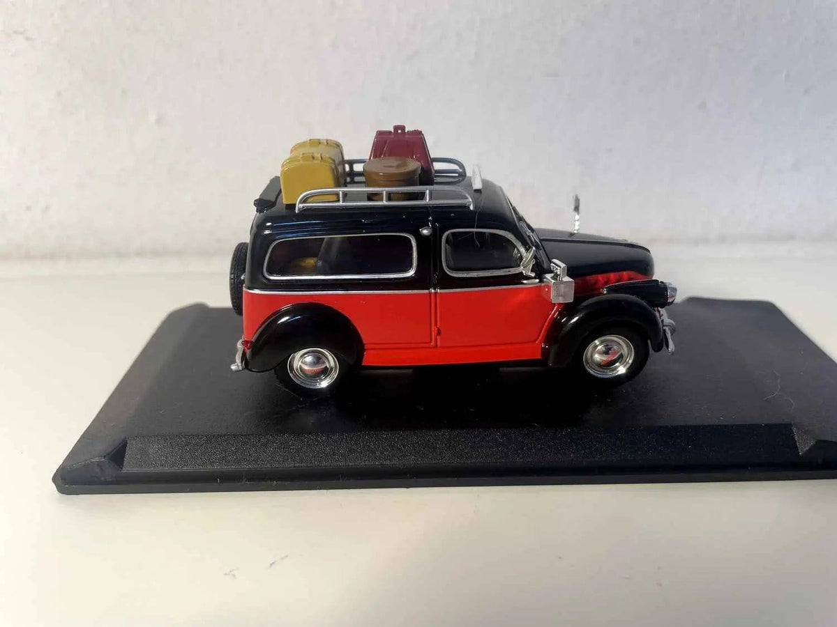 Panhard Dyna X taxi Parisien rouge et noire (référence V4913) Bernard Miniatures