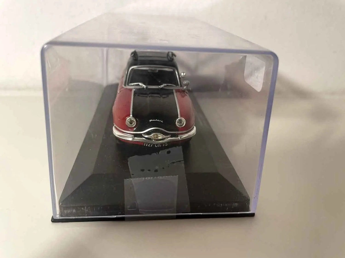 Panhard Dyna Z TAXI bordeaux et noir de 1953 Bernard Miniatures