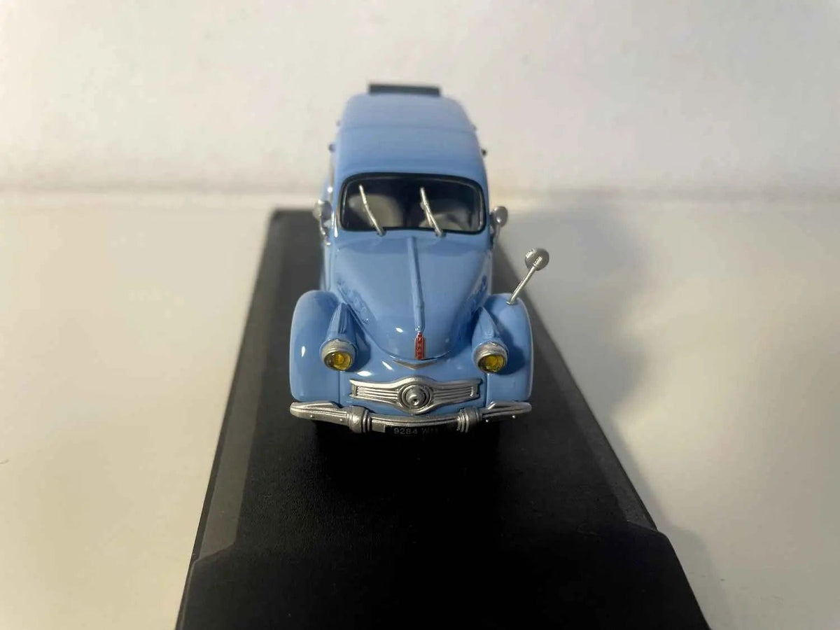 Panhard Dyna tôlée bleue (référence V4515) Bernard Miniatures