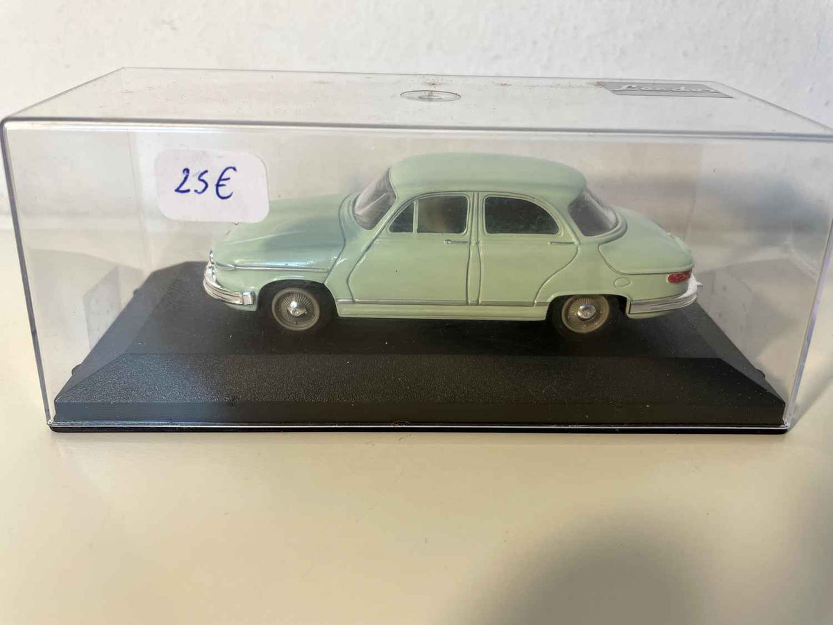 Panhard PL 17 VERTE ANIS (LEADER) Bernard Miniatures