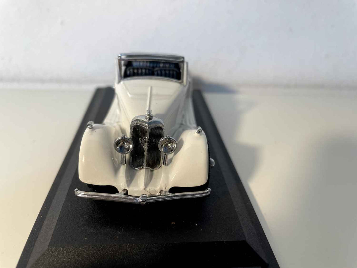 Panhard cabriolet blanche de 1935 (Collection C.C.C.) Bernard Miniatures