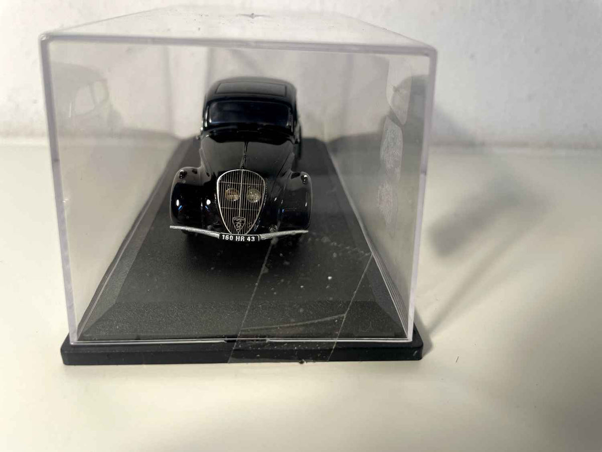 Peugeot 202 berline noire de 1938 (Paradcar) Bernard Miniatures