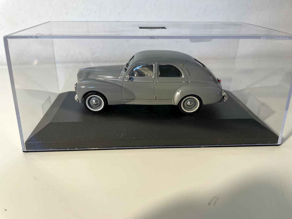 Peugeot 203 grise (IXO) Bernard Miniatures