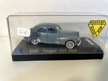 Peugeot 203 grise de 1954 (Solido 4546) Bernard Miniatures