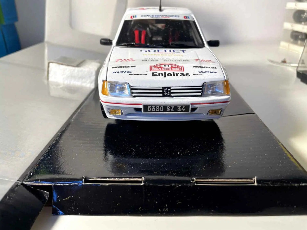 Peugeot 205 GTI blanche numéro 21 - Rallye 1988 (Solido référence 9047) ECHELLE 1/18ème Bernard Miniatures