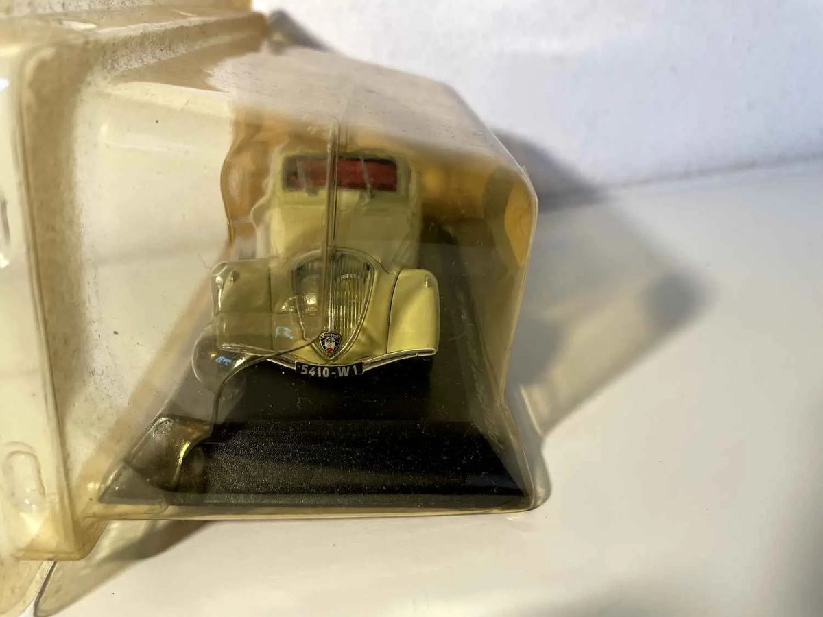 Peugeot 402 Eclipse beige de 1936 Bernard Miniatures