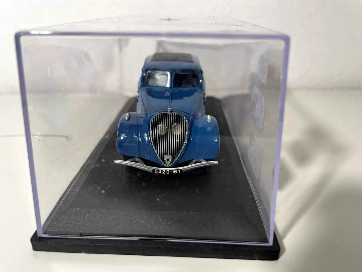 Peugeot 402 bleue de 1936 Bernard Miniatures