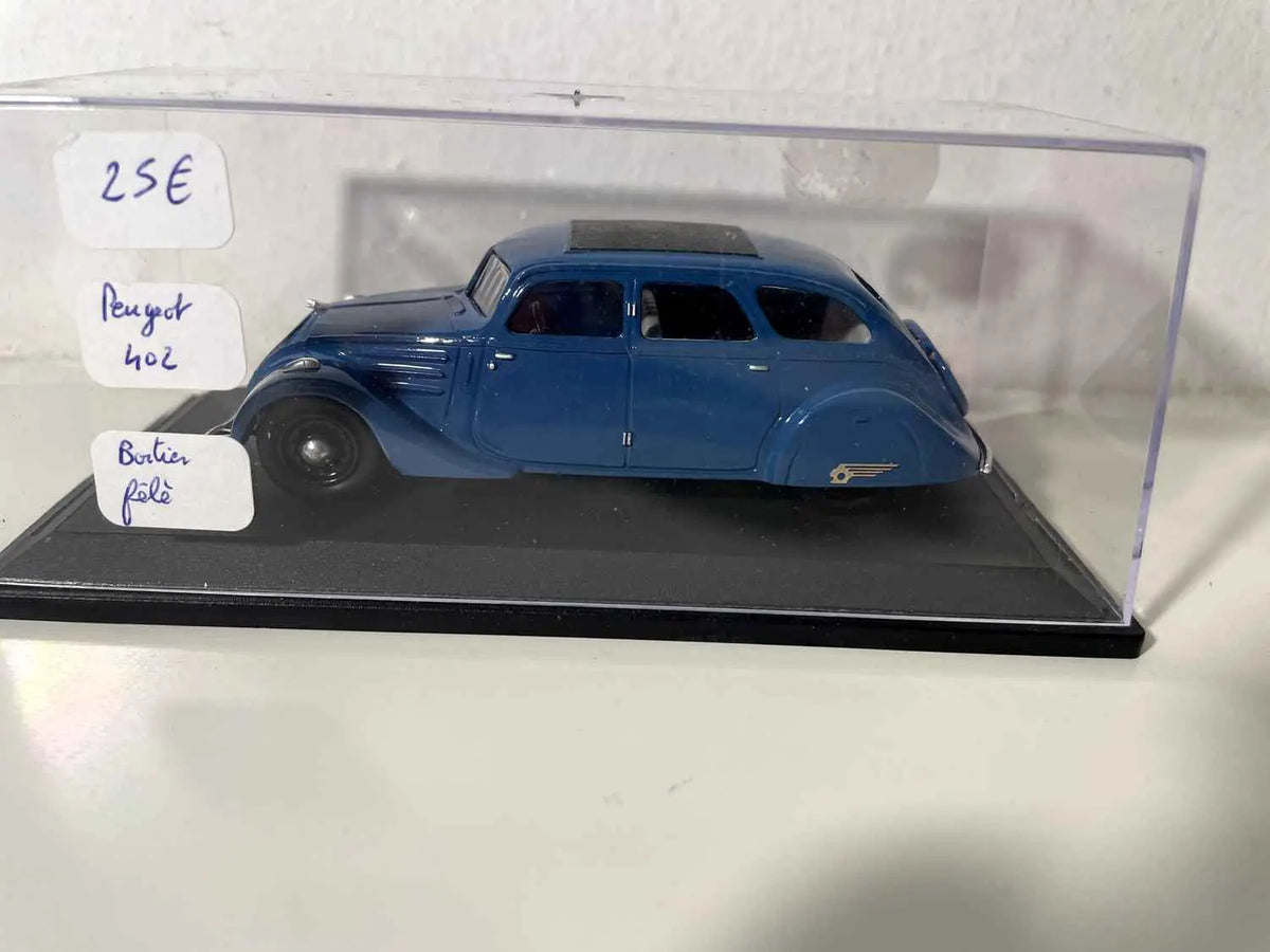 Peugeot 402 bleue de 1936 Bernard Miniatures