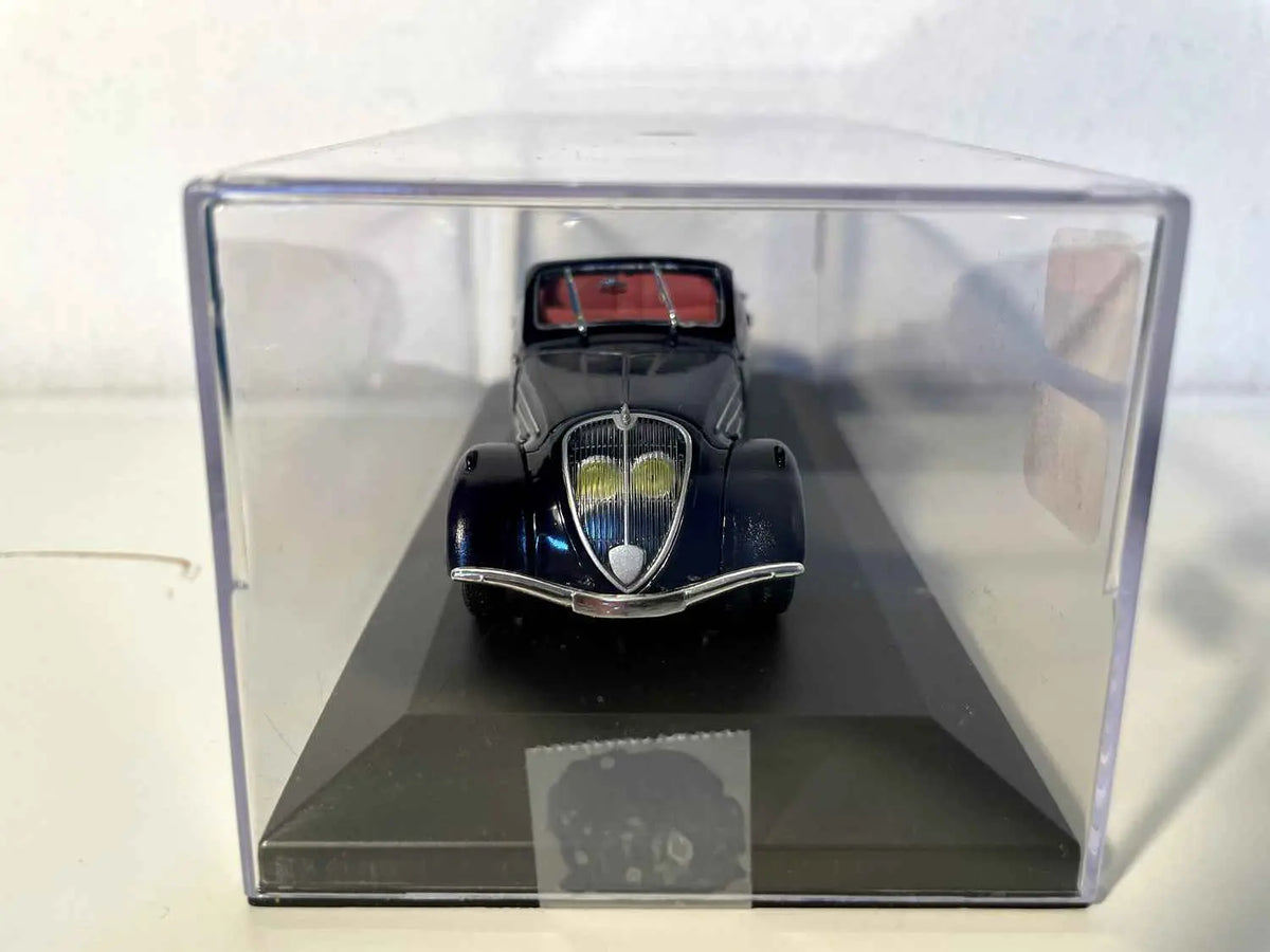 Peugeot 402 cabriolet bleue foncée (boite plexi) Bernard Miniatures