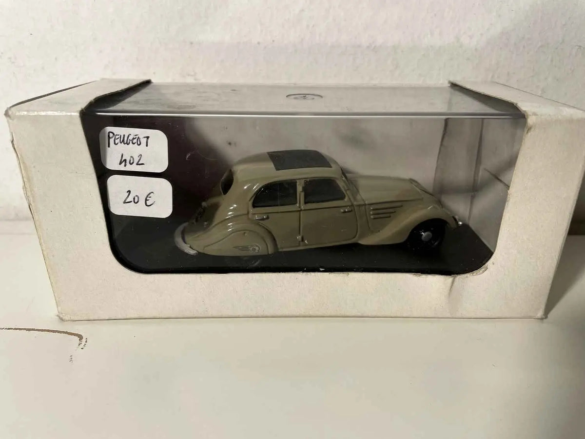 Peugeot 402 marron (collection Monaco) Bernard Miniatures