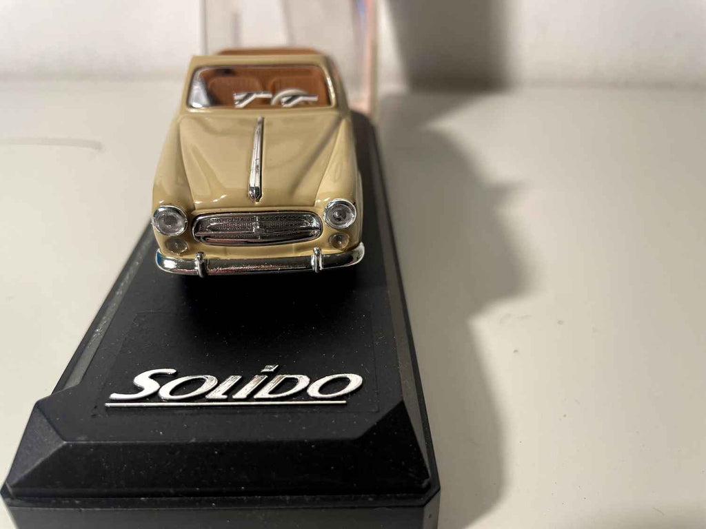 Peugeot 403 cabriolet couleur crème/marron clair (Solido référence 4596) Bernard Miniatures