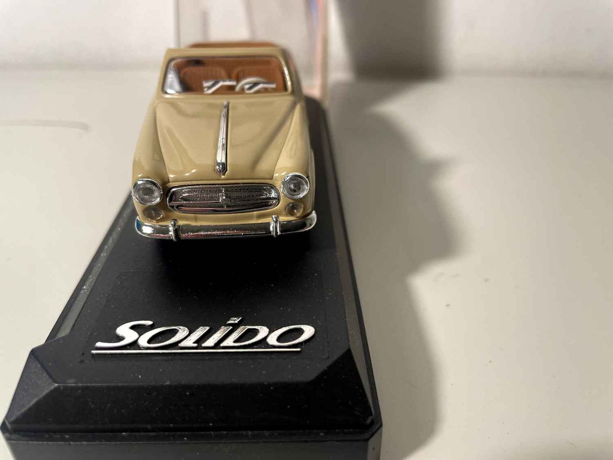 Peugeot 403 cabriolet couleur crème/marron clair (Solido référence 4596) Bernard Miniatures