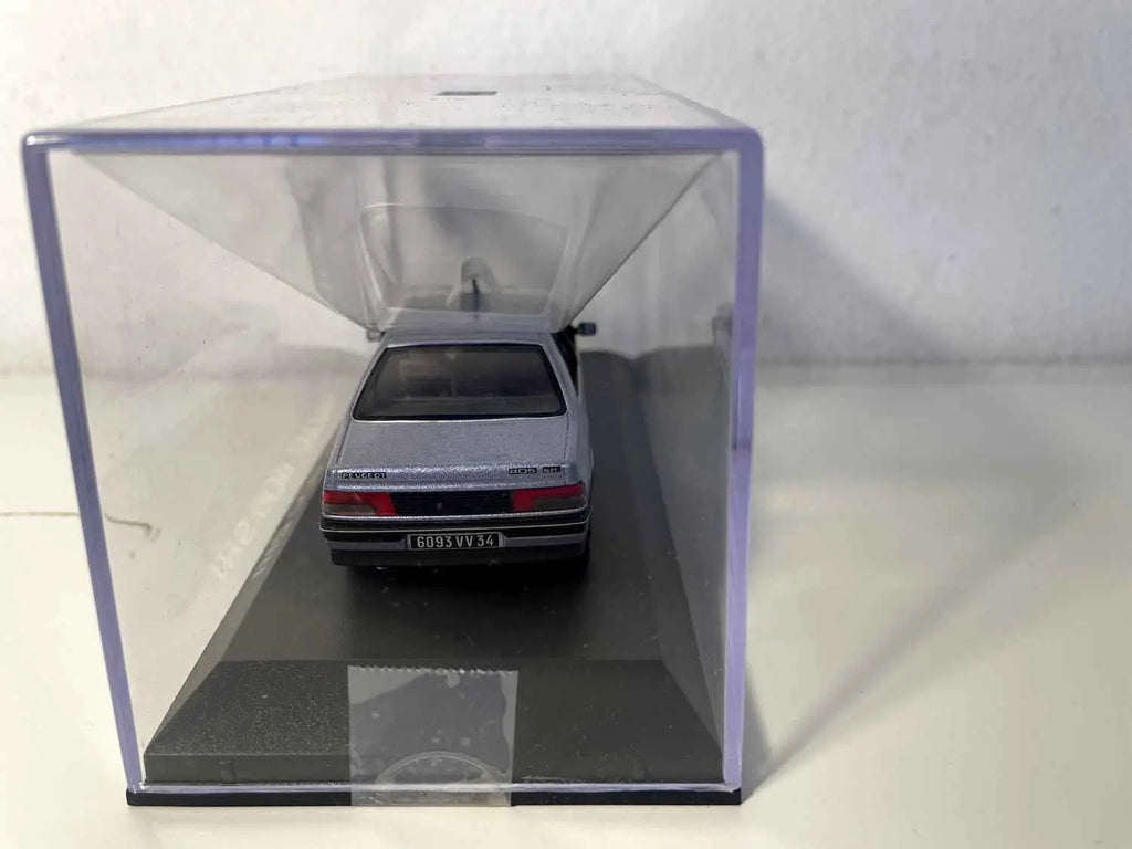 Peugeot 405 berline SRI bleue (Norev) Bernard Miniatures