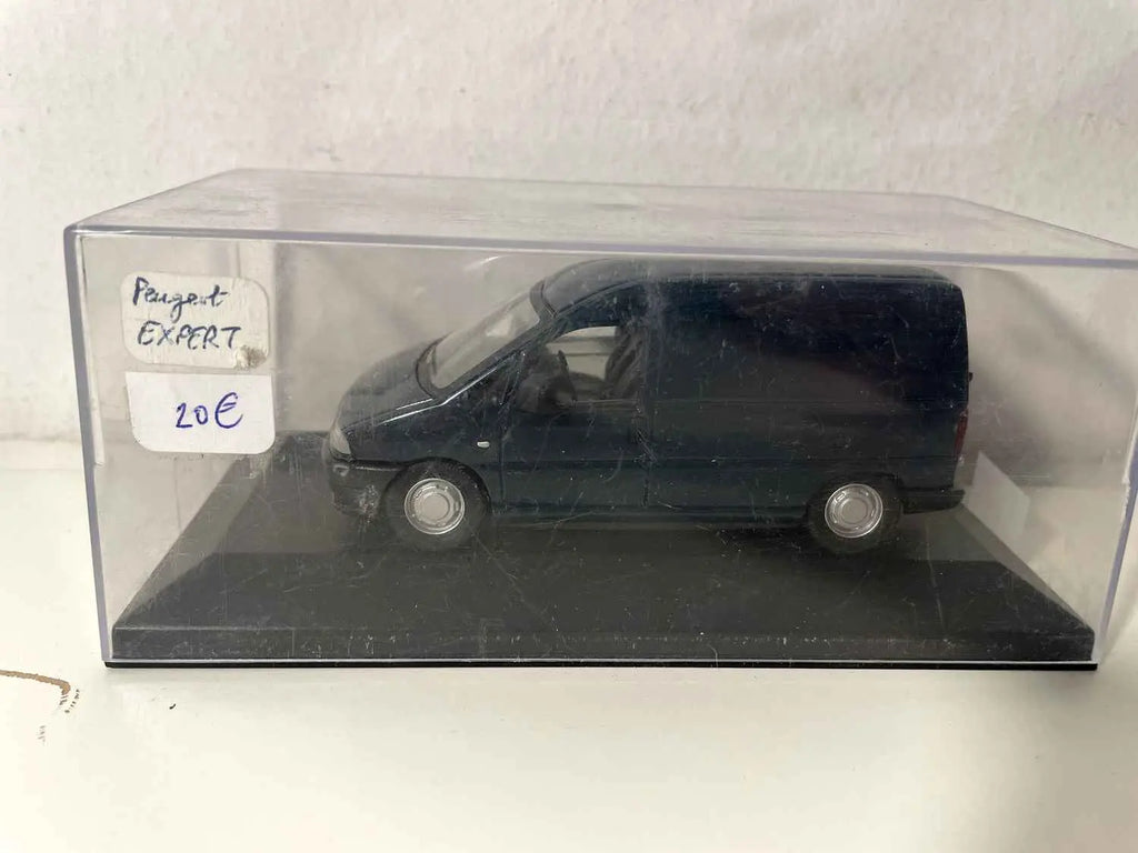 Peugeot Expert vert (boite plexi) Bernard Miniatures