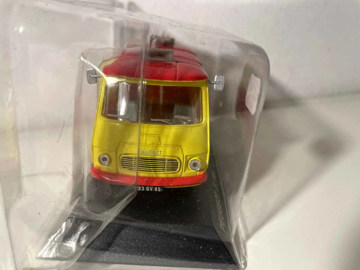 Peugeot J7 jaune et rouge CIRQUE FANY Bernard Miniatures