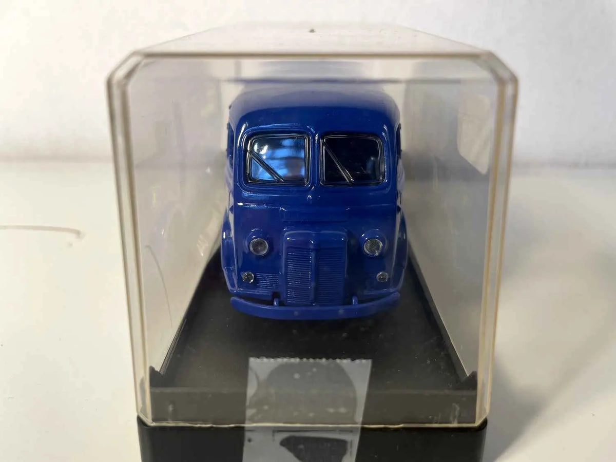 Peugeot fourgon D4A bleu (Solido référence 4574) Bernard Miniatures