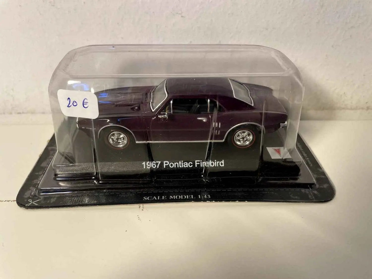 Pontiac Firebird violette foncée de 1967 (voiture américaine) Bernard Miniatures