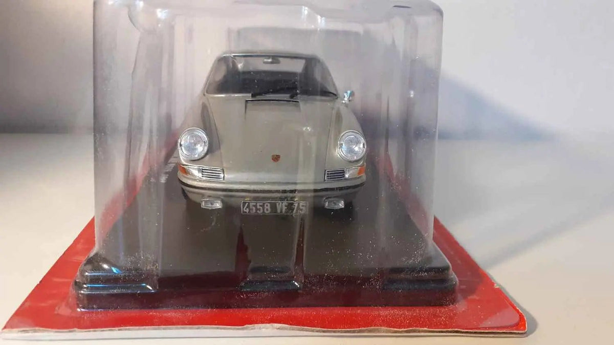 Porsche 911S grise de 1969 (échelle 1/24ème) Bernard Miniatures