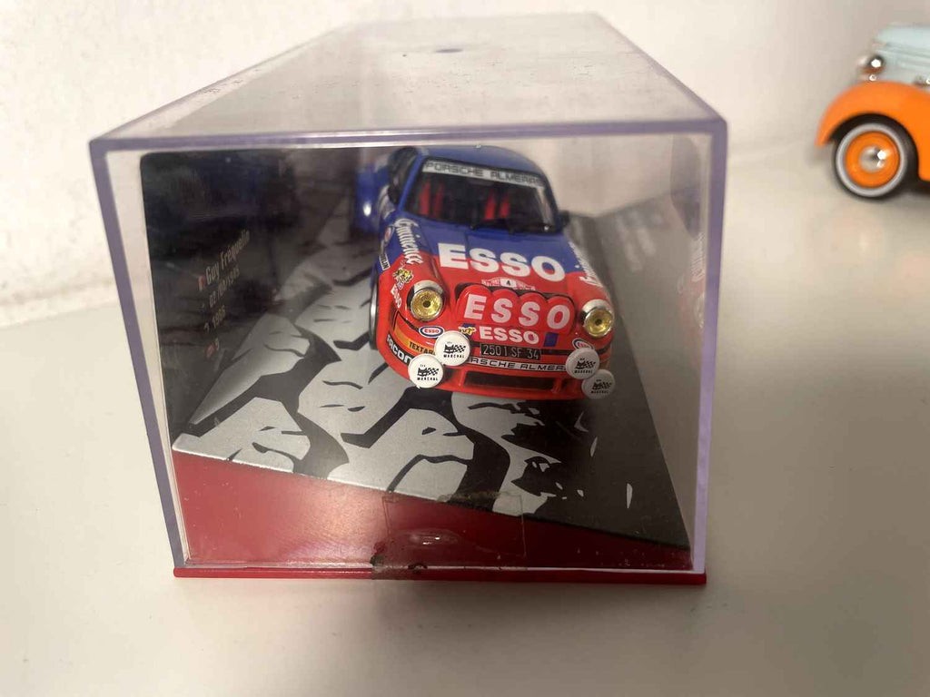 Porsche 911SC bleue et rouge numéro 4 - rallye de Monté-Carlo de 1982 Bernard Miniatures