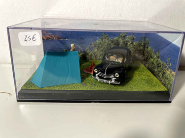 Renault 4 CV noire - La route bleue / La Nationale 7 Bernard Miniatures