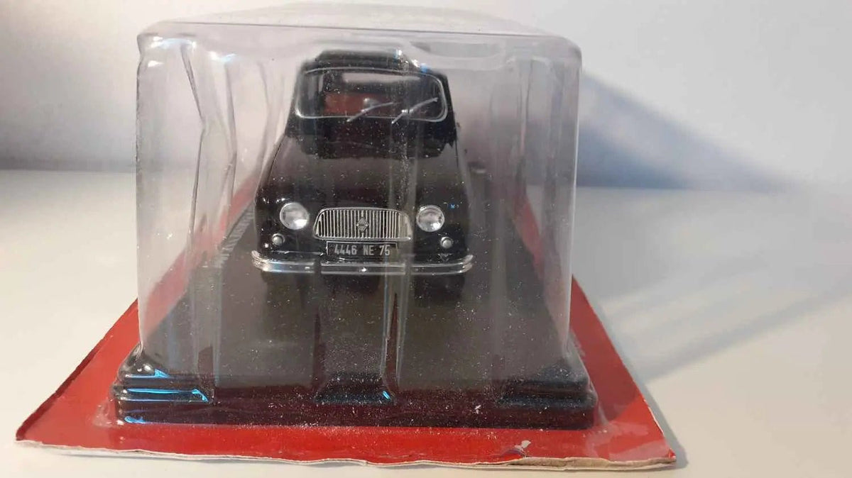 Renault 4 Parisienne verte et noire de 1964 (échelle 1/24ème) Bernard Miniatures