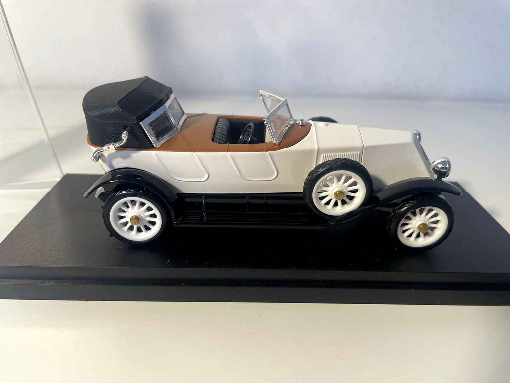 Renault 40 CV Sport blanc cassé et maron de 1923 (collection RIO) Bernard Miniatures