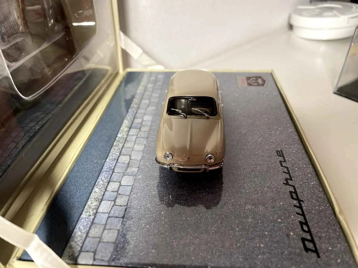 Renault Dauphine marron (coffret anniversaire pour les 50 ans de la Dauphine) Bernard Miniatures