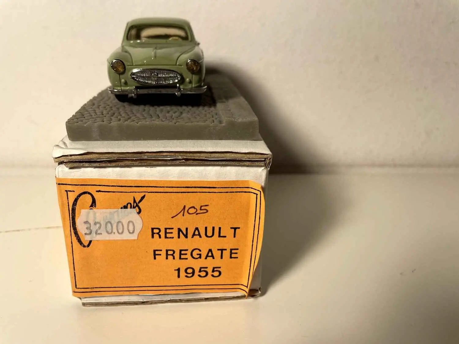 Renault Frégate Amiral verte (boite en carton) Bernard Miniatures