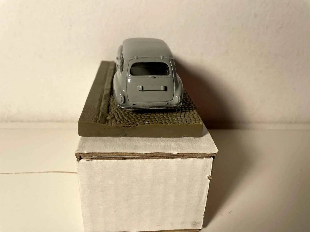 Renault Frégate Domaine grise (boite en carton) Bernard Miniatures
