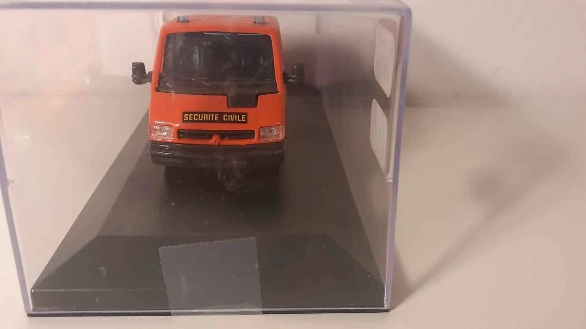 Renault Trafic orange de la sécurité civile Bernard Miniatures