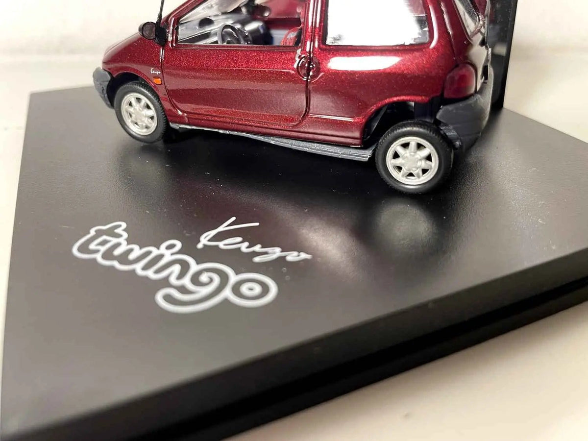 Renault Twingo KENZO bordeaux (boite carrée en carton bordeaux) Bernard Miniatures