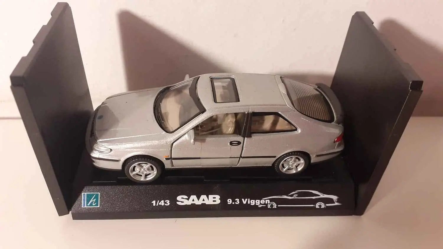 Saab 9.3 Viggen grise Bernard Miniatures