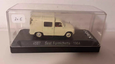 Seat Formichetta couleur crème (Solido référence 4587) Bernard Miniatures