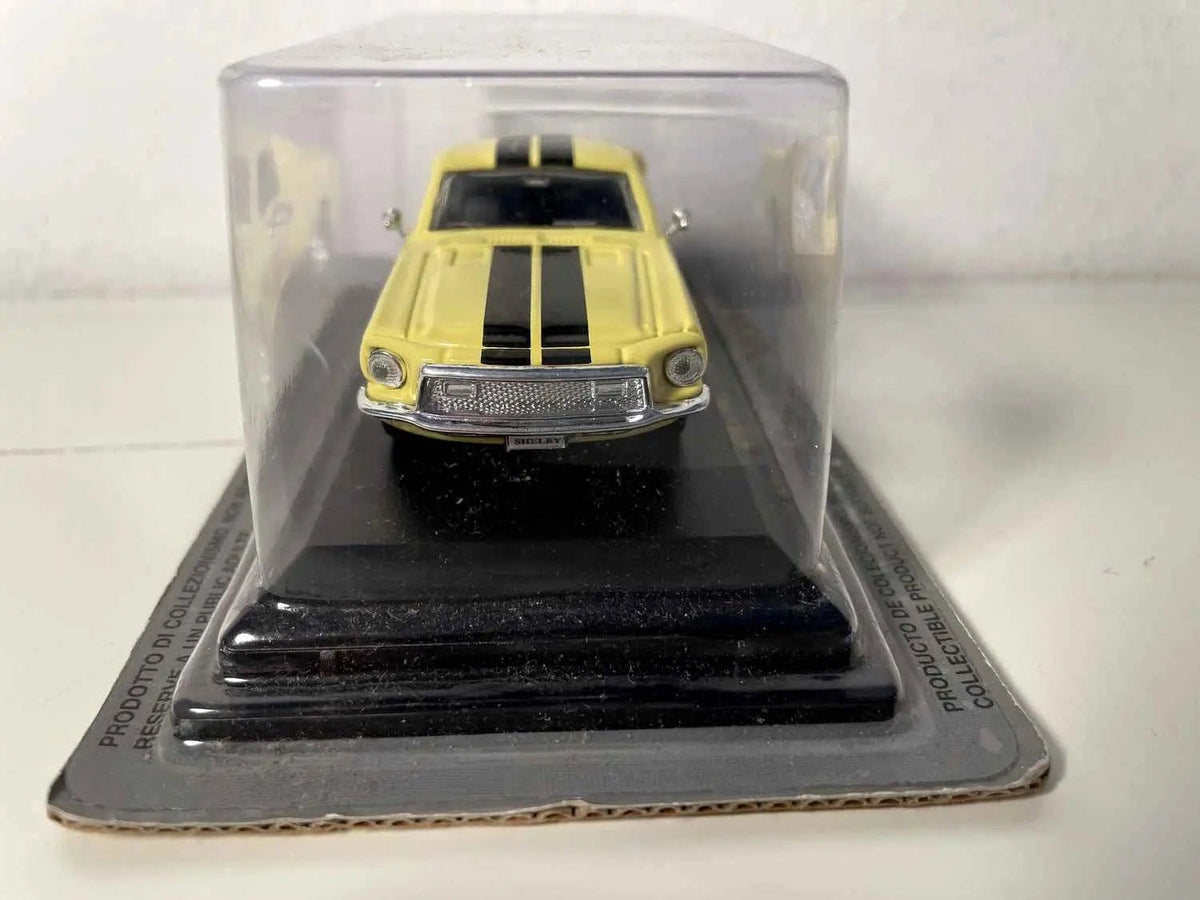 Shelby GT 500-KR jaune et noire de 1968 (voiture américaine) Bernard Miniatures