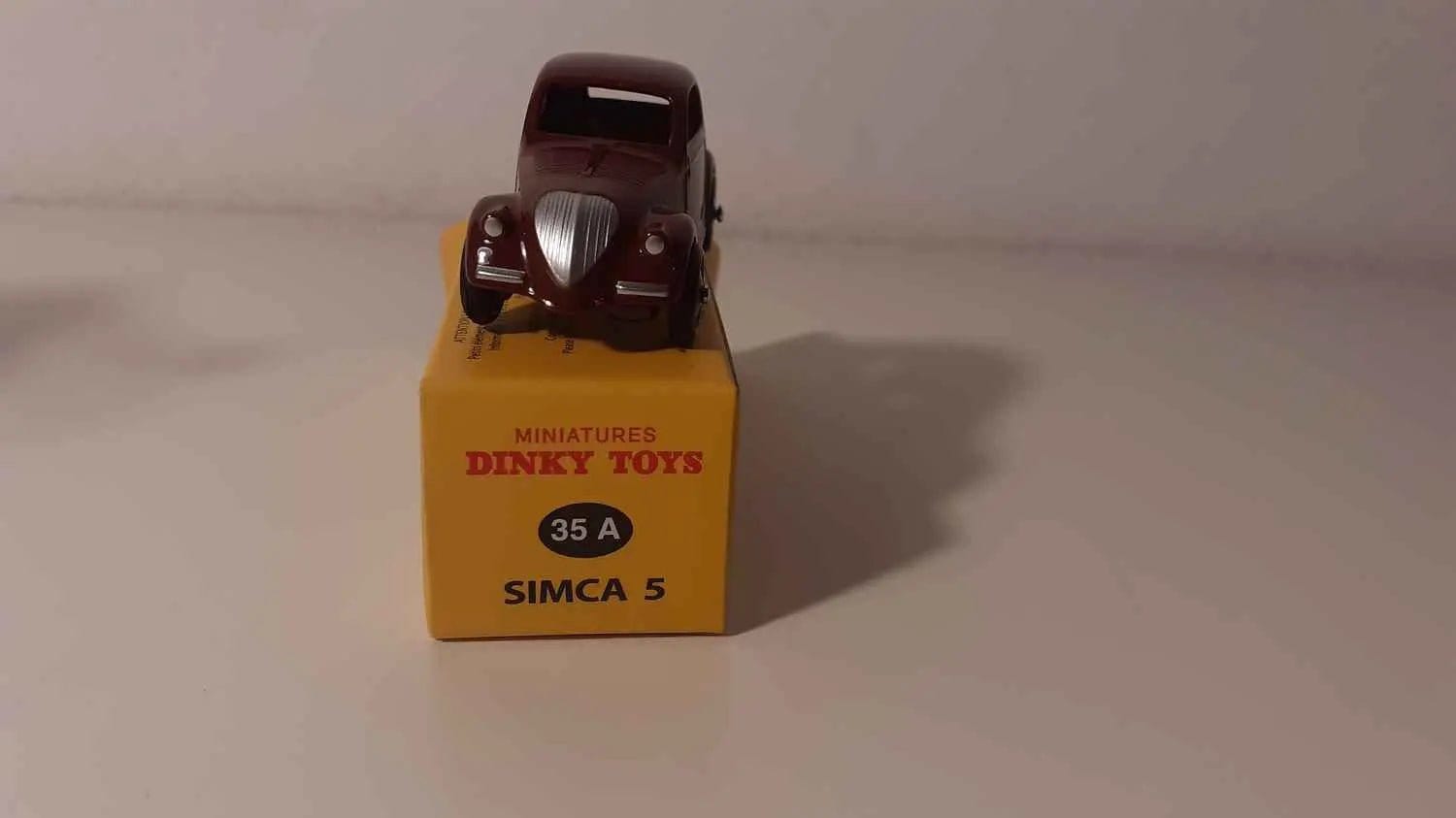 Simca Aronde P60 marron? (Solido référence 4595) – Voiture miniature 1 Simca Aronde P60 marron? (Solido référence 4595) – Voiture miniature 1