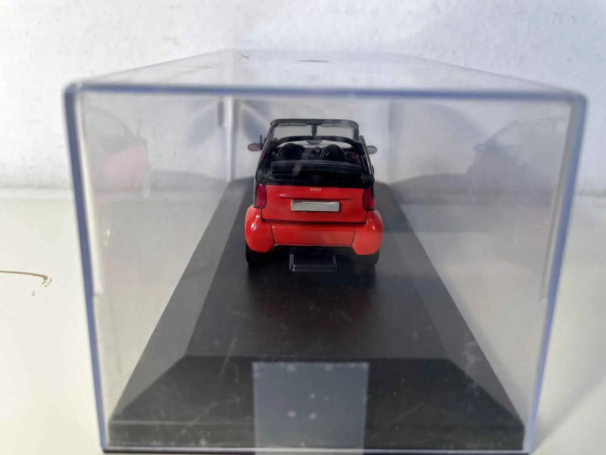 Smart City rouge (boite plexi) Bernard Miniatures