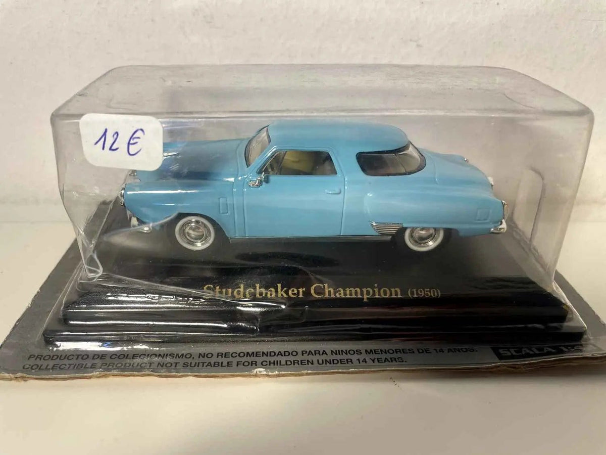 Studebaker Champion bleue de 1950 (voiture américaine) Bernard Miniatures